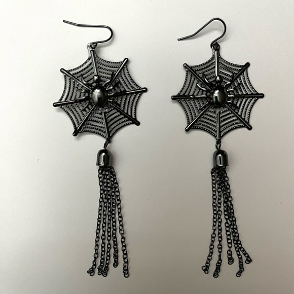 Black Spiderweb Earrings - Picture 1 of 2